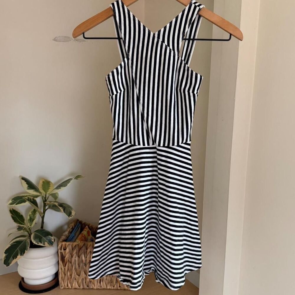 Hollister Black & White Striped Fit and Flare Mini Dress size XS GUC